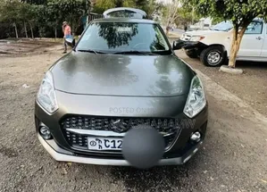 Suzuki Swift 2022 Gray