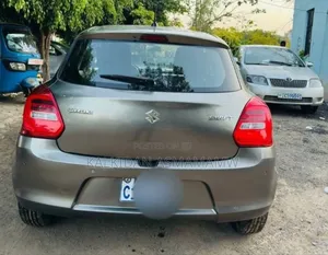 Suzuki Swift 2022 Gray
