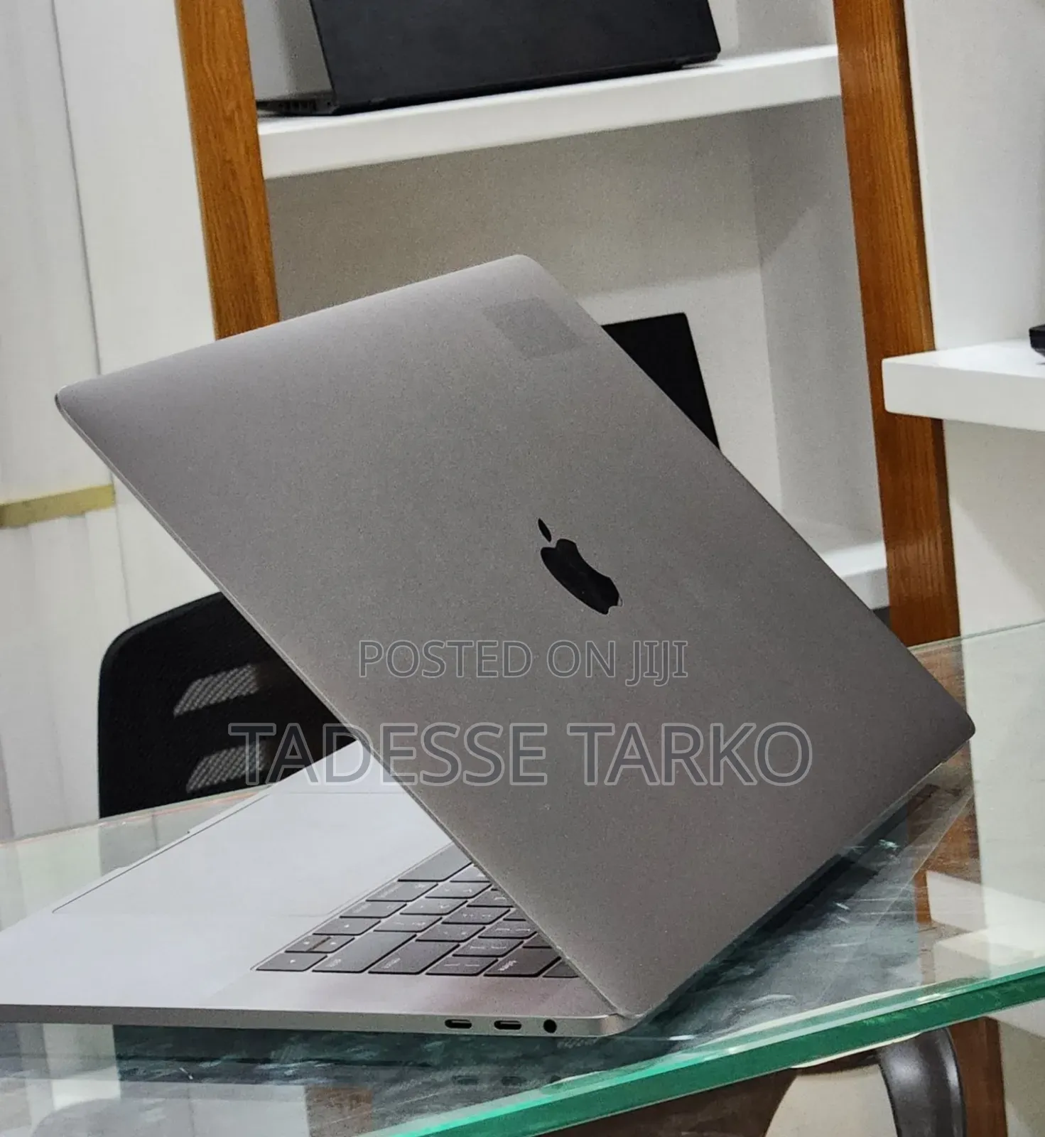 New Laptop Apple MacBook Pro 2017 16GB Intel Core i7 SSD 512GB