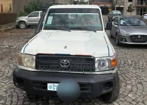 Toyota Hilux 2012 White