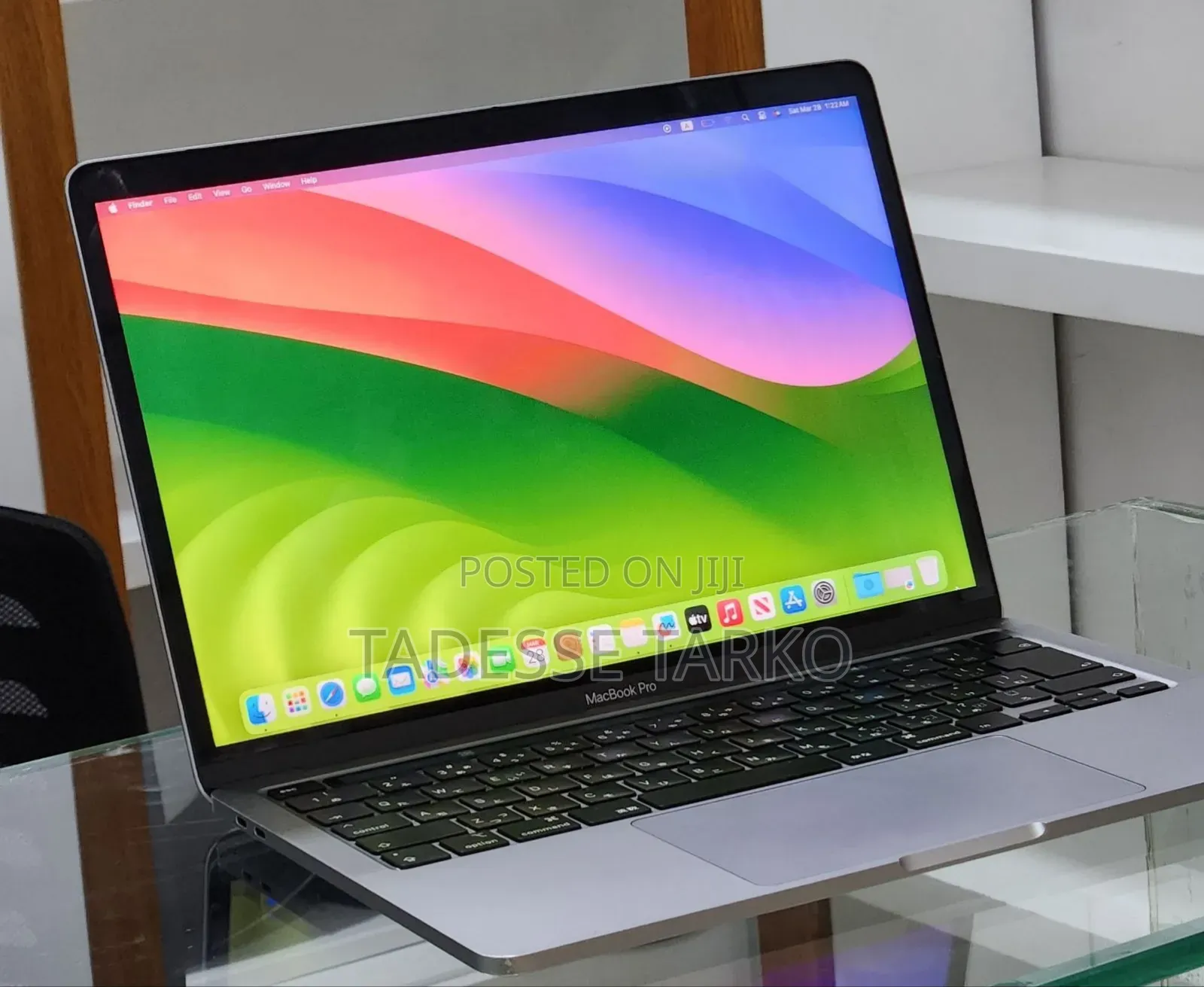 New Laptop Apple MacBook Pro 2020 8GB Intel Core i5 SSD 512GB