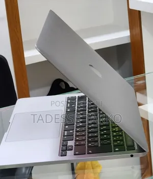 New Laptop Apple MacBook Pro 2020 8GB Intel Core i5 SSD 512GB