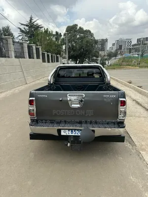 Toyota Hilux 2015 Blue