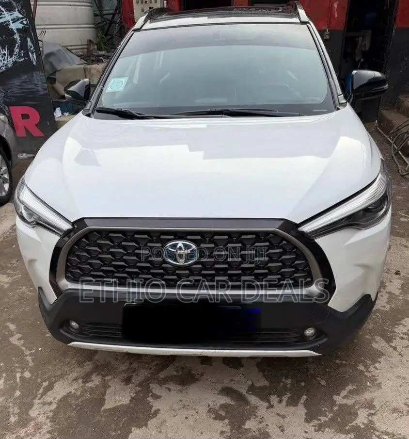 Toyota Corolla Cross Hybrid 2023 White