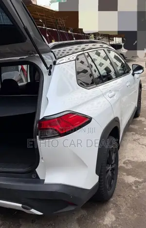 Toyota Corolla Cross Hybrid 2023 White