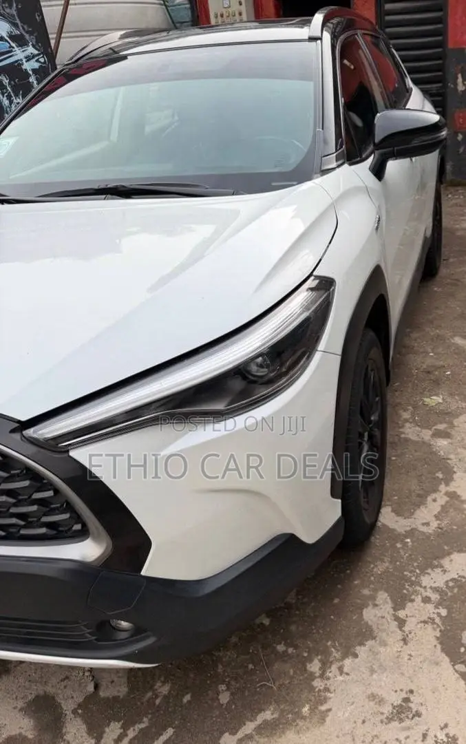 Toyota Corolla Cross Hybrid 2023 White