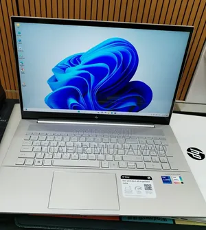 New Laptop HP Envy 17 16GB Intel Core i7 SSD 512GB