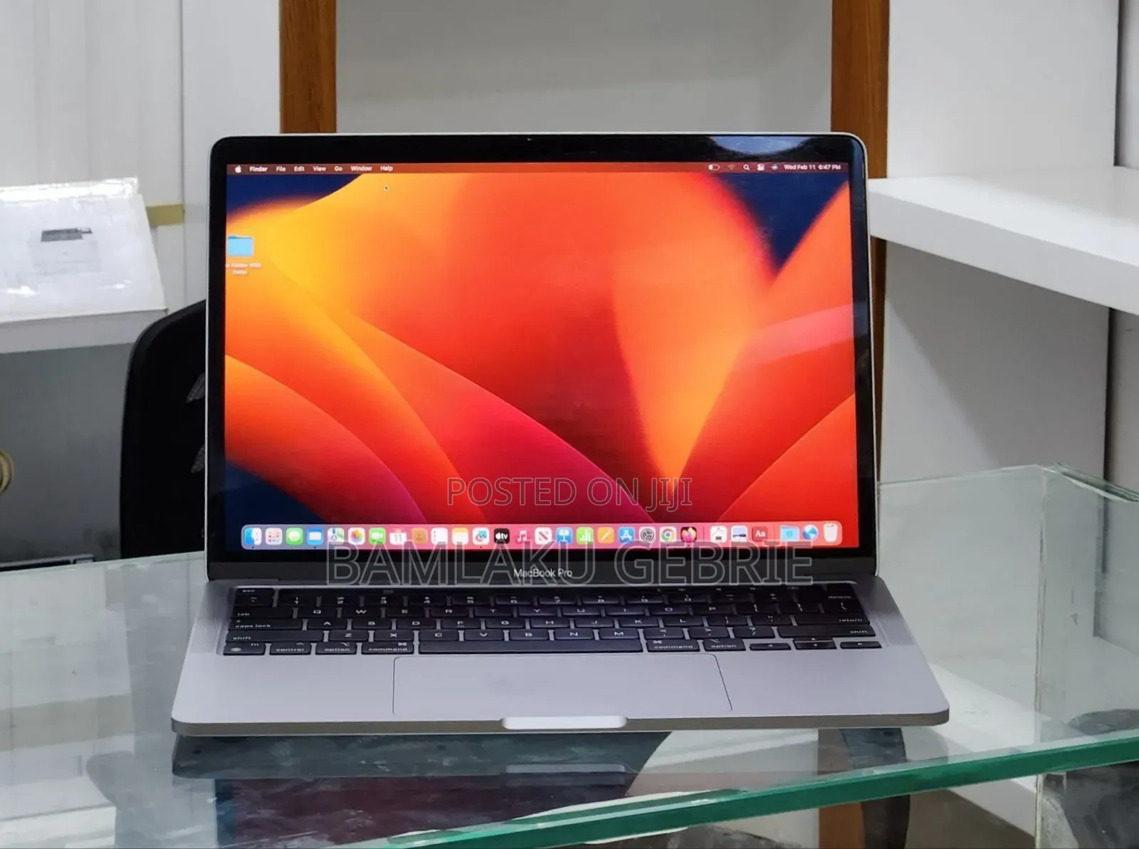 New Laptop Apple MacBook Pro 2022 M2 8GB Apple M2 SSD 256GB