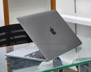 New Laptop Apple MacBook Pro 2022 M2 8GB Apple M2 SSD 256GB