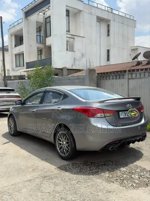 Hyundai Avante 2013 Silver