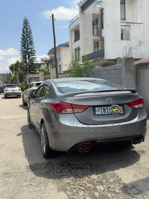 Hyundai Avante 2013 Silver