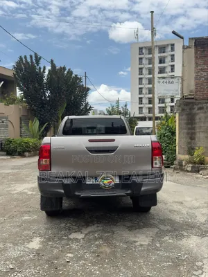 Toyota Hilux 2020 Gray