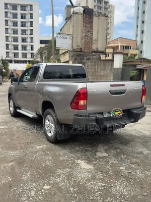 Toyota Hilux 2020 Gray