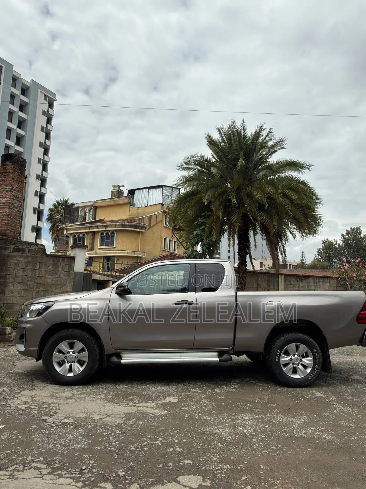 Toyota Hilux 2020 Gray