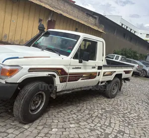 Toyota Land Cruiser 2012 White
