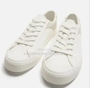 Zara Classic Essential Low-Top Sneaker