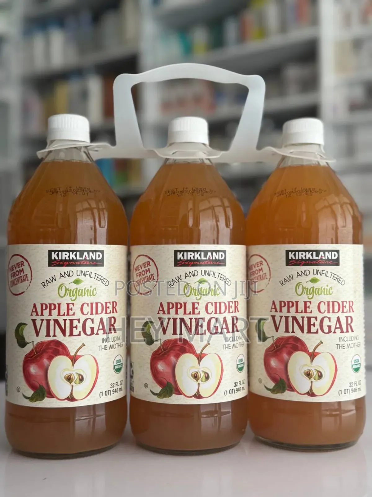Kirkland Signature Organic Raw and Unfiltered Apple Cider Vinegar.