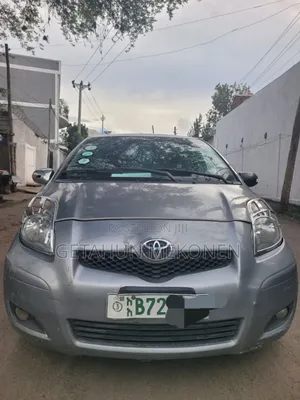 Toyota Yaris 2010 Gray