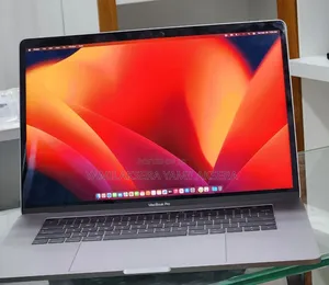 New Laptop Apple MacBook Pro 2017 16GB Intel Core i7 SSD 512GB