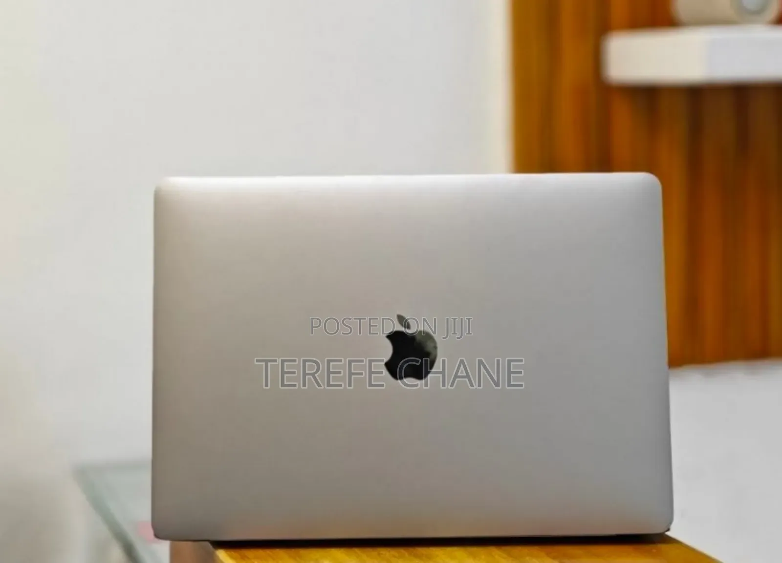 New Laptop Apple MacBook Pro 2020 M1 8GB Apple M1 Pro SSD 256GB