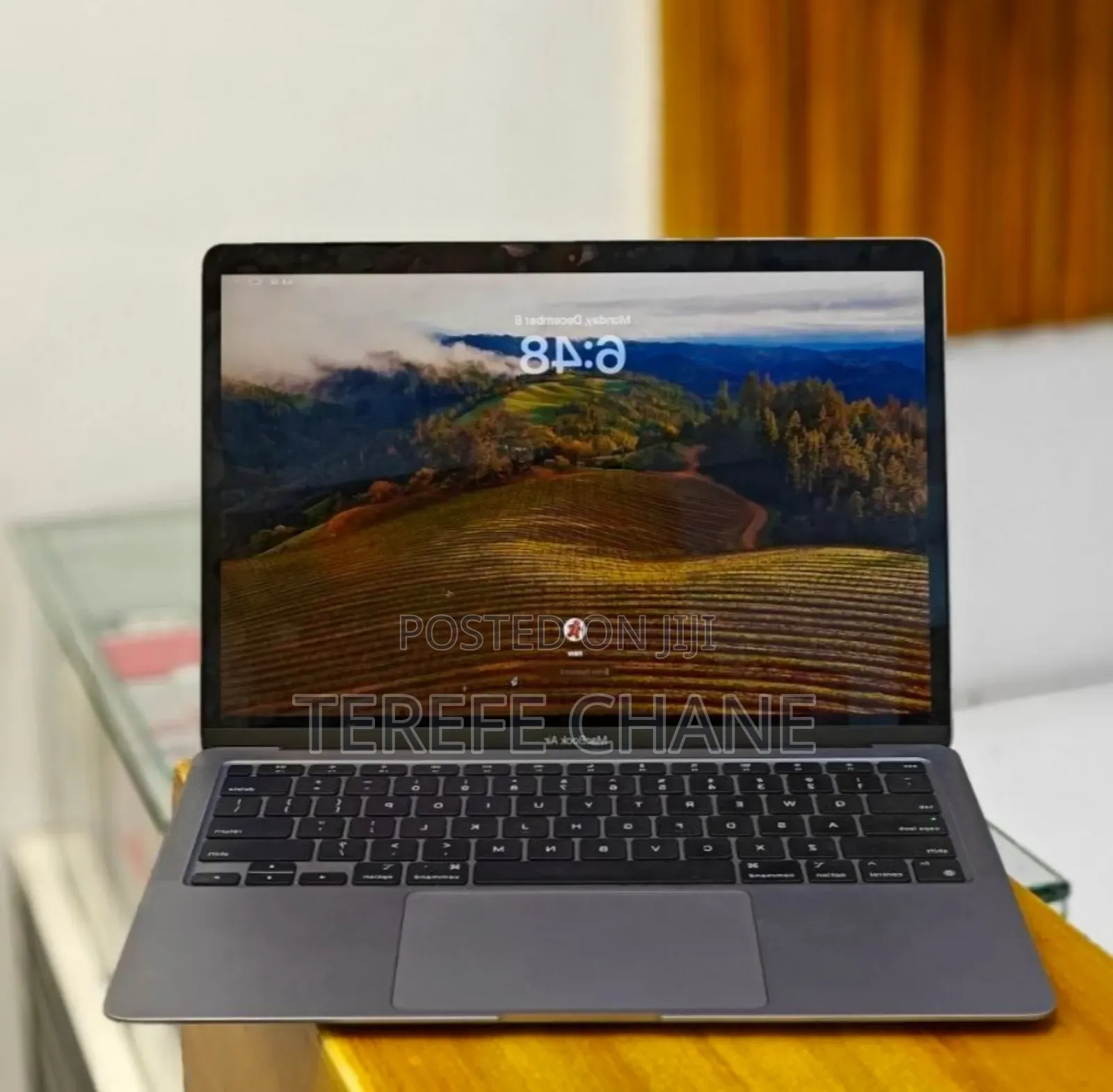 New Laptop Apple MacBook Pro 2020 M1 8GB Apple M1 Pro SSD 256GB