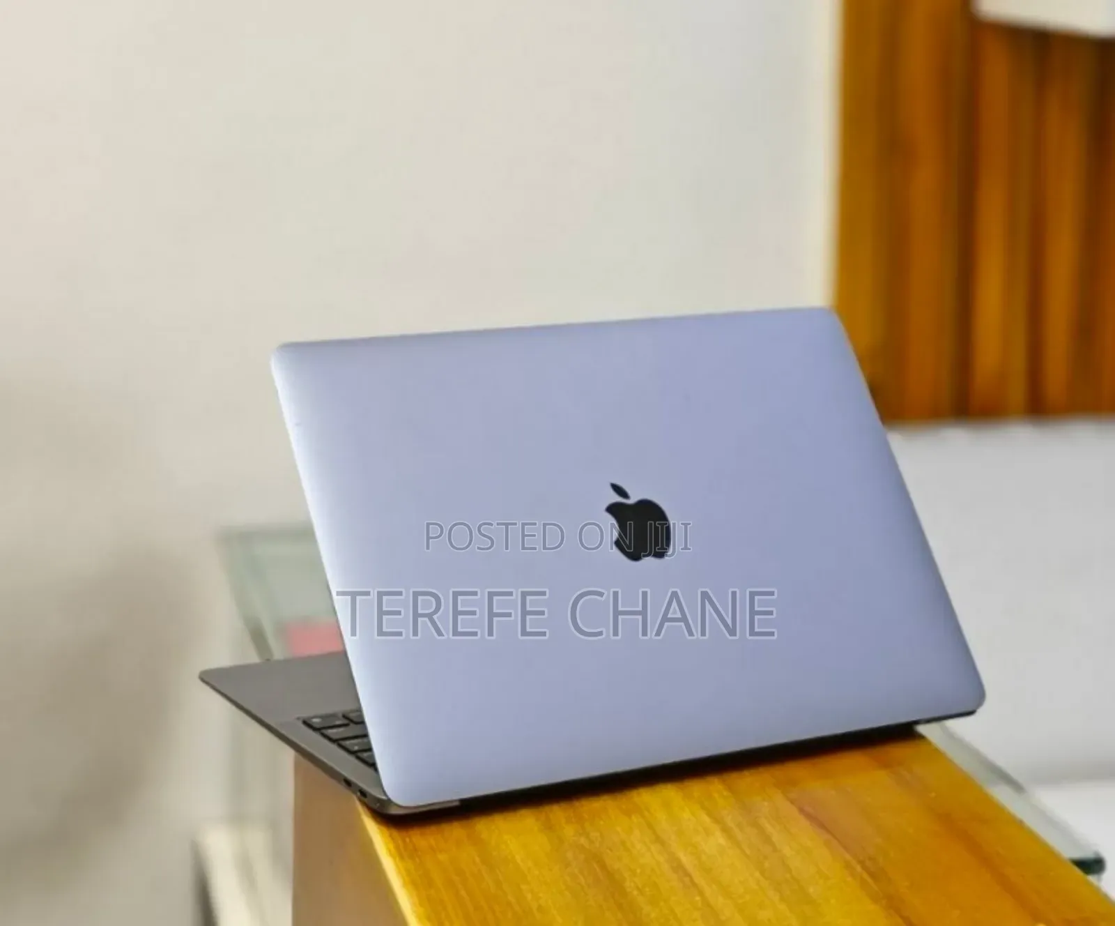 New Laptop Apple MacBook Pro 2020 M1 8GB Apple M1 Pro SSD 256GB