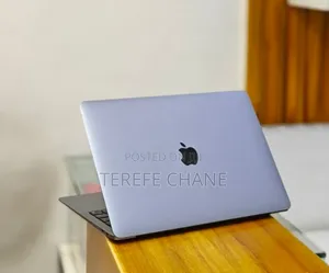 New Laptop Apple MacBook Pro 2020 M1 8GB Apple M1 Pro SSD 256GB