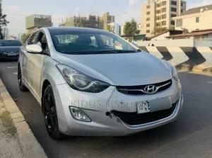 Hyundai Elantra 2012 Silver