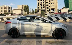 Hyundai Elantra 2012 Silver
