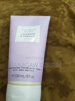 Victoria Secret Moisturizing Cream Body Wash With Shea Butter