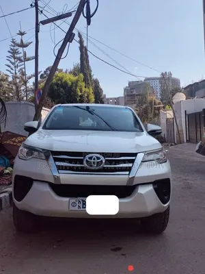 Toyota Fortuner 2018 Ivory