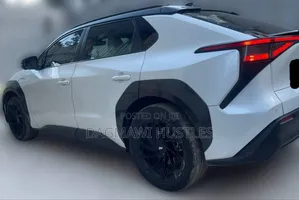 Toyota bZ4X 71.4 kWh FWD 2023 White