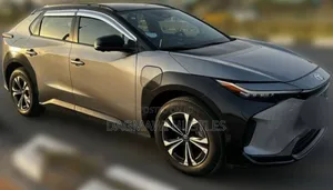 Toyota bZ4X Limited AWD 2024 Silver