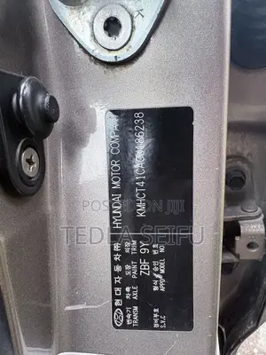 Hyundai Accent SE 2011 Gold