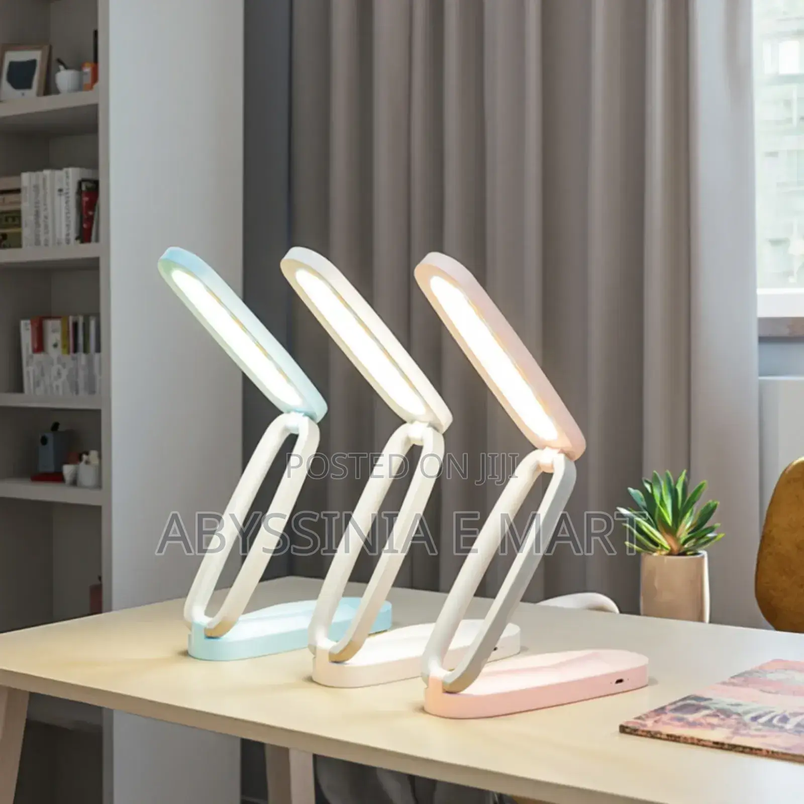 Portable Mini Desk Lamp for Reading and Crafting