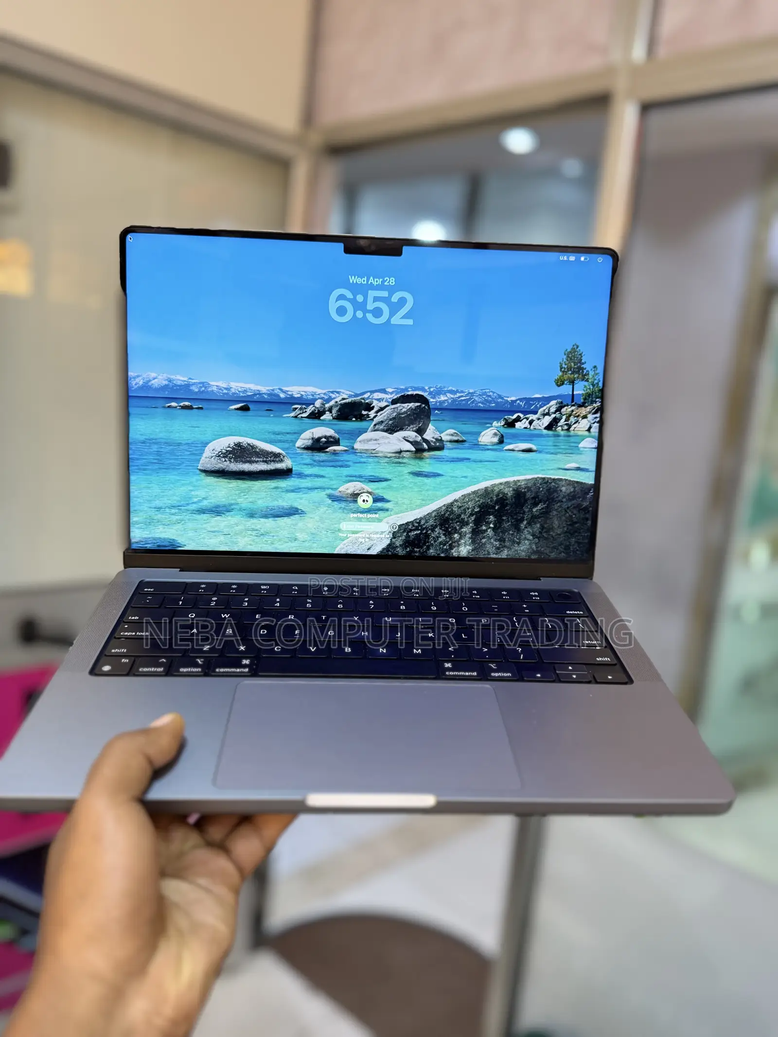 New Laptop Apple MacBook Pro 2021 M1 16GB Apple M1 Pro SSD 512GB