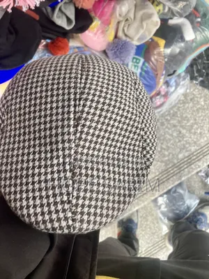 ክላሲክ የወንዶች ባለ ፕላይድ ካፕ/ Flat Cap