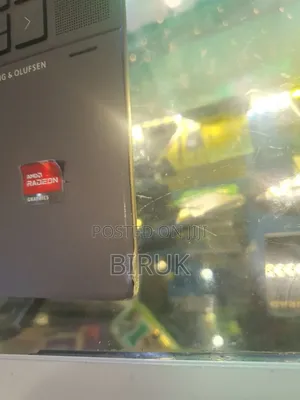Laptop HP Envy x360 8GB AMD Ryzen 5 SSD 256GB