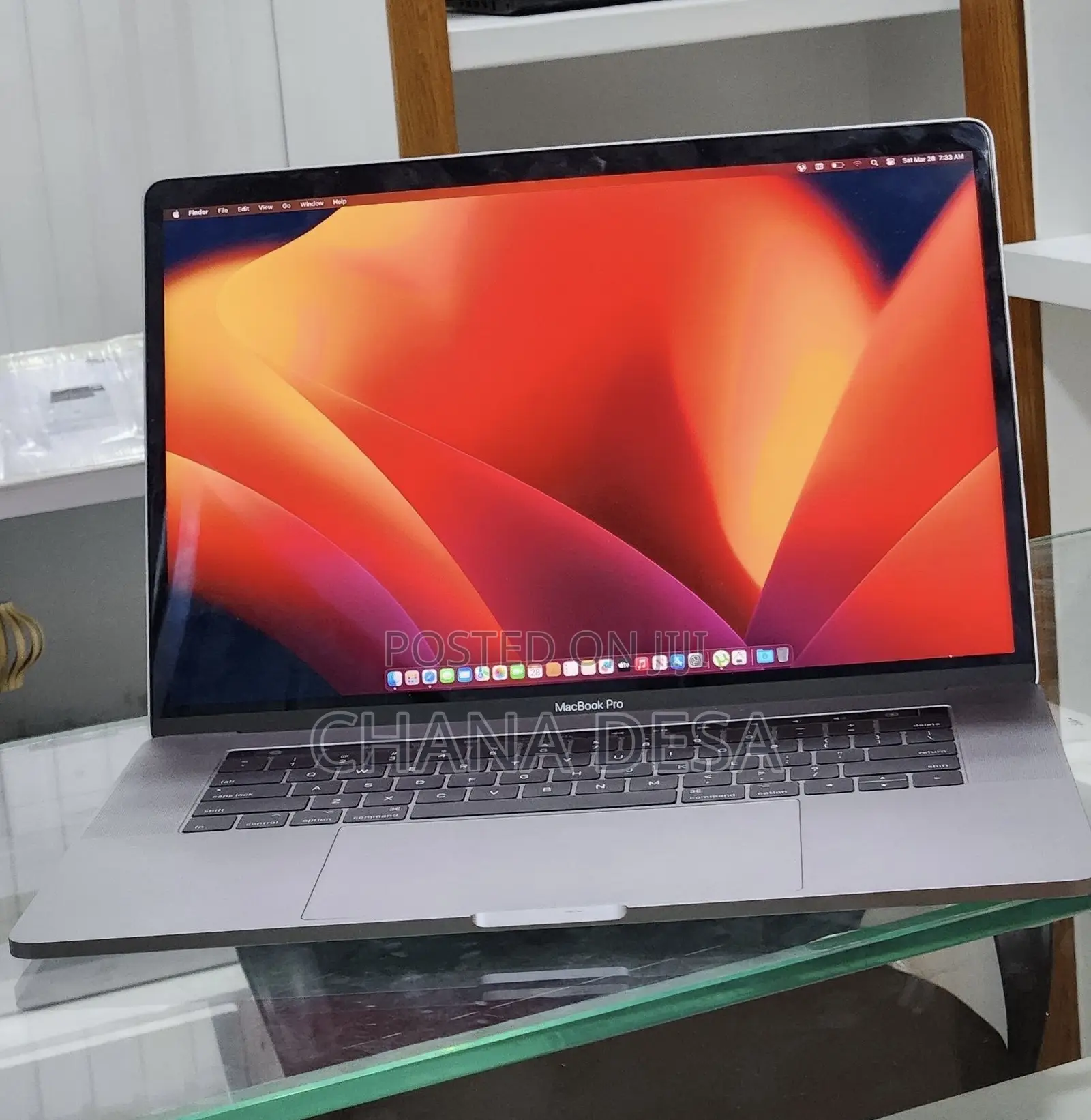 New Laptop Apple MacBook Pro 2017 1GB Intel Core i7 SSD 512GB