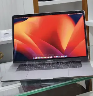 New Laptop Apple MacBook Pro 2017 1GB Intel Core i7 SSD 512GB
