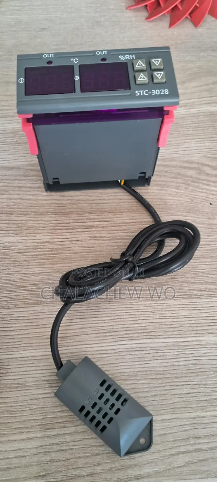 STC - 3028 Himudity and Temperature Controller