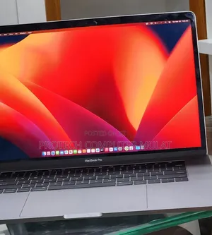 New Laptop Apple MacBook Pro 2017 16GB Intel Core i7 SSD 512GB