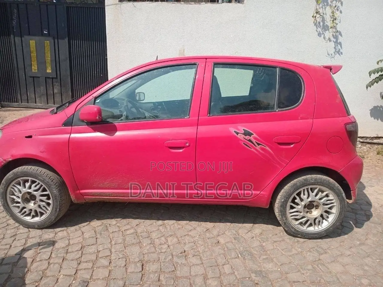 Toyota Vitz 2002 Red