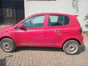 Toyota Vitz 2002 Red