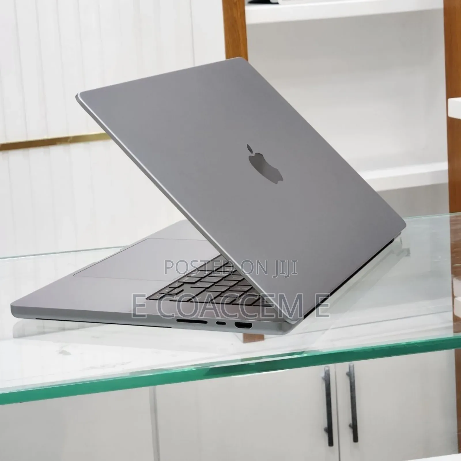 New Laptop Apple MacBook 32GB SSD 512GB