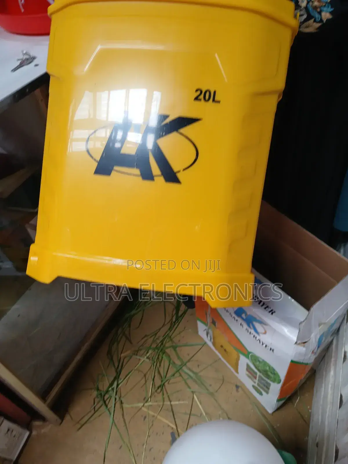 Ak Manual 20-Liter Knapsack Sprayer by the Brand Ak. 20 Liters.