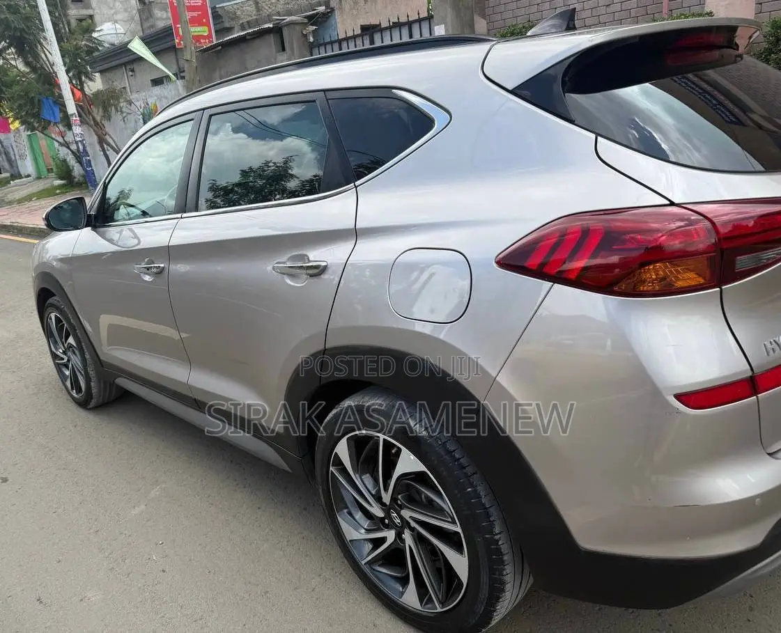 Hyundai Tucson 2020 Gold