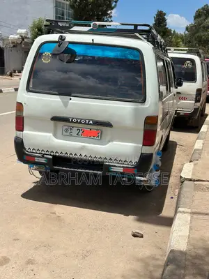 Toyota HiAce 1997 White