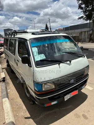 Toyota HiAce 1997 White
