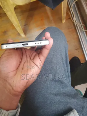 New Oppo Reno8 256 GB Silver